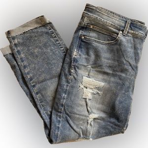 🖤hp🖤 Maurices Ripped Cropped Jean